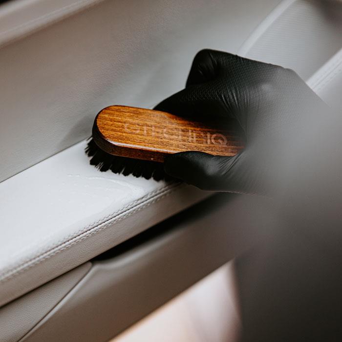 Gtechniq Leather & Interior Brush