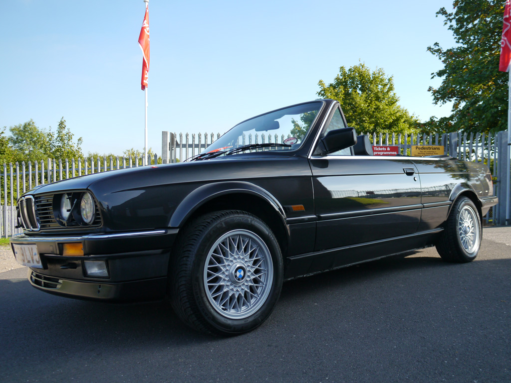 BMW E30 325i Cabriolet – Swissvax Gloss Enhancement