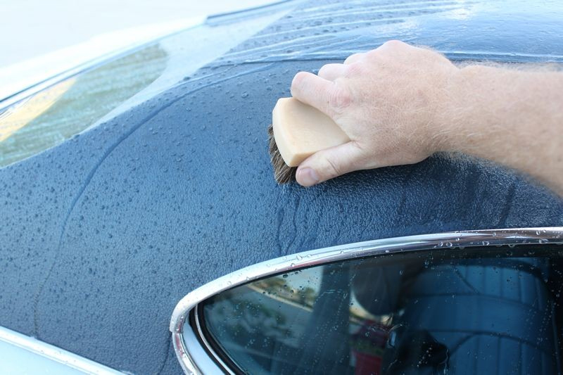 3.4 Cleaning & Drying Convertible Roofs (Vinyl)