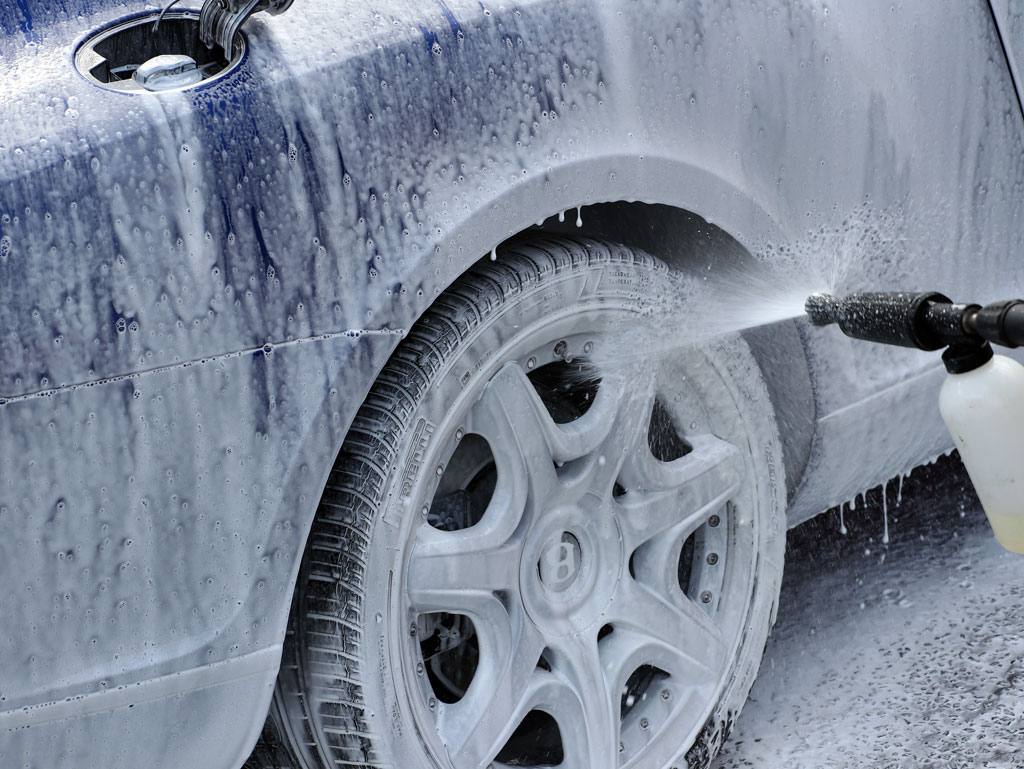 Preserve your Car's Paint with careful Washing during the colder Months