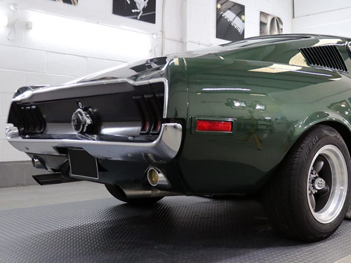 Ford Mustang Bullitt Fastback: 2-Stage Gloss Enhancement Treatment