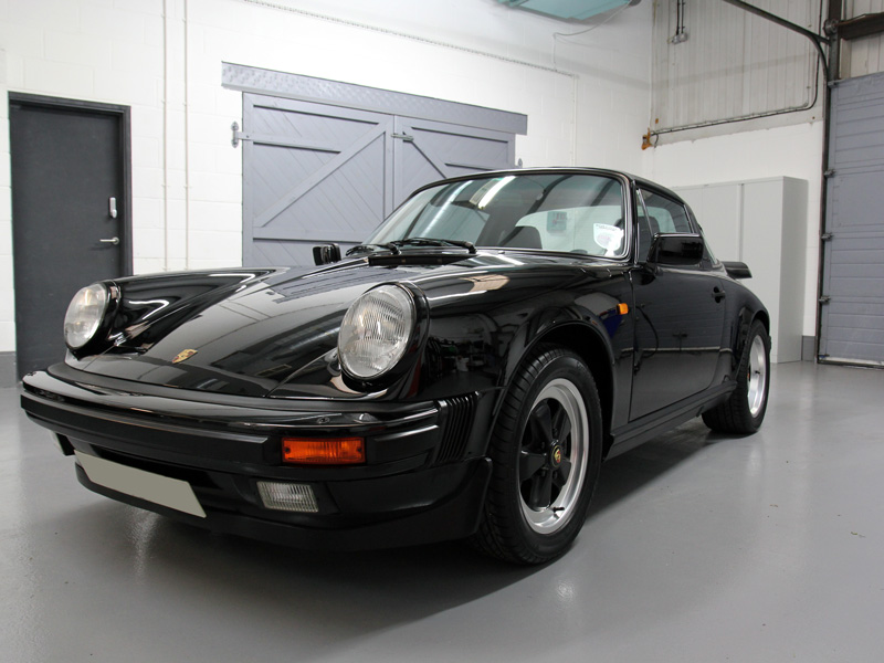 Classic 1989 Porsche 911 3.2 Carerra Targa Sport