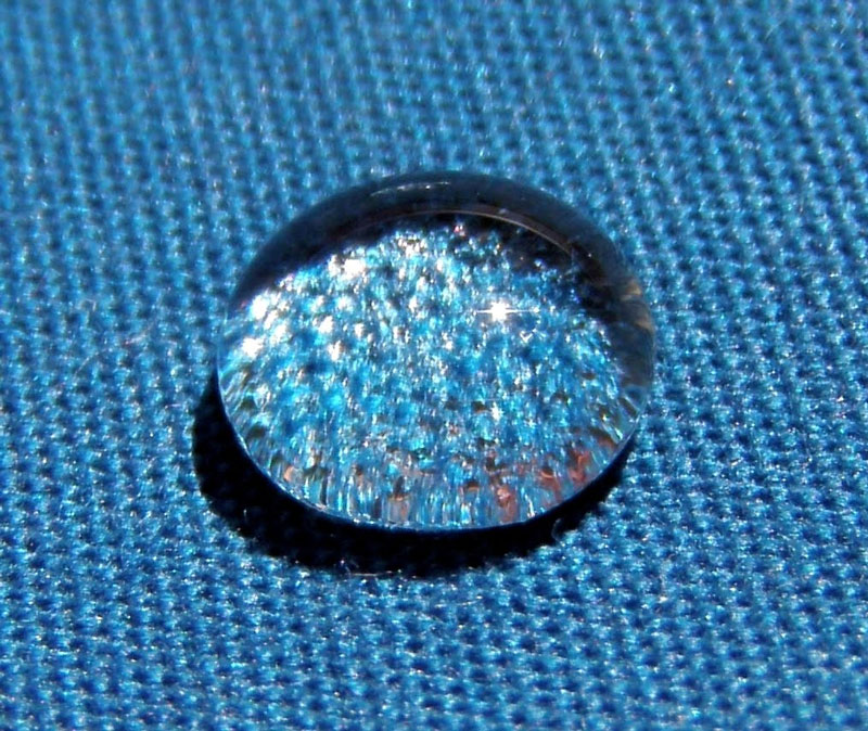 Nanotechnologija naudojama kuriant labai atsparias vandeniui „Cabriolet Soft Tops“ dangas