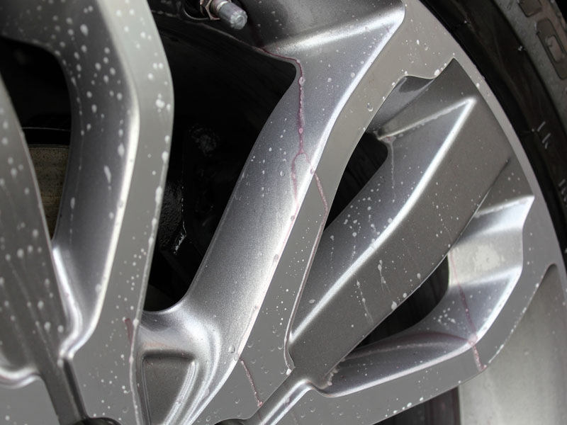 2014 Range Rover Sport Autobiography alloy wheels cleaned with Korrosol