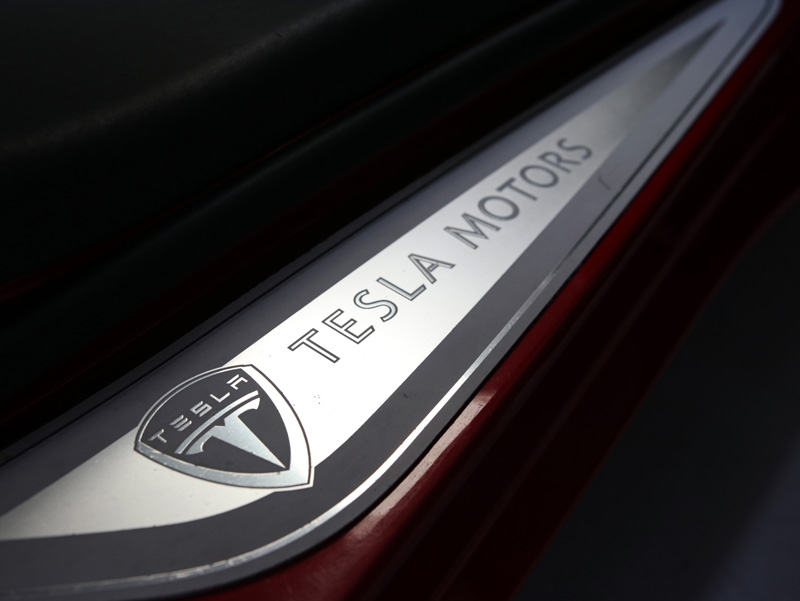 2012 Tesla R80 Roadster - Gloss Enhancement Treatment