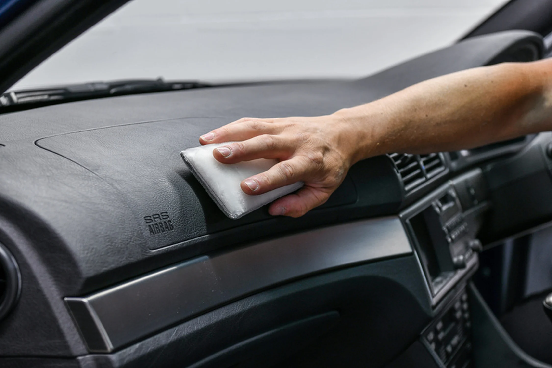 Interior Scrubbing Sponge Duo - Image 4