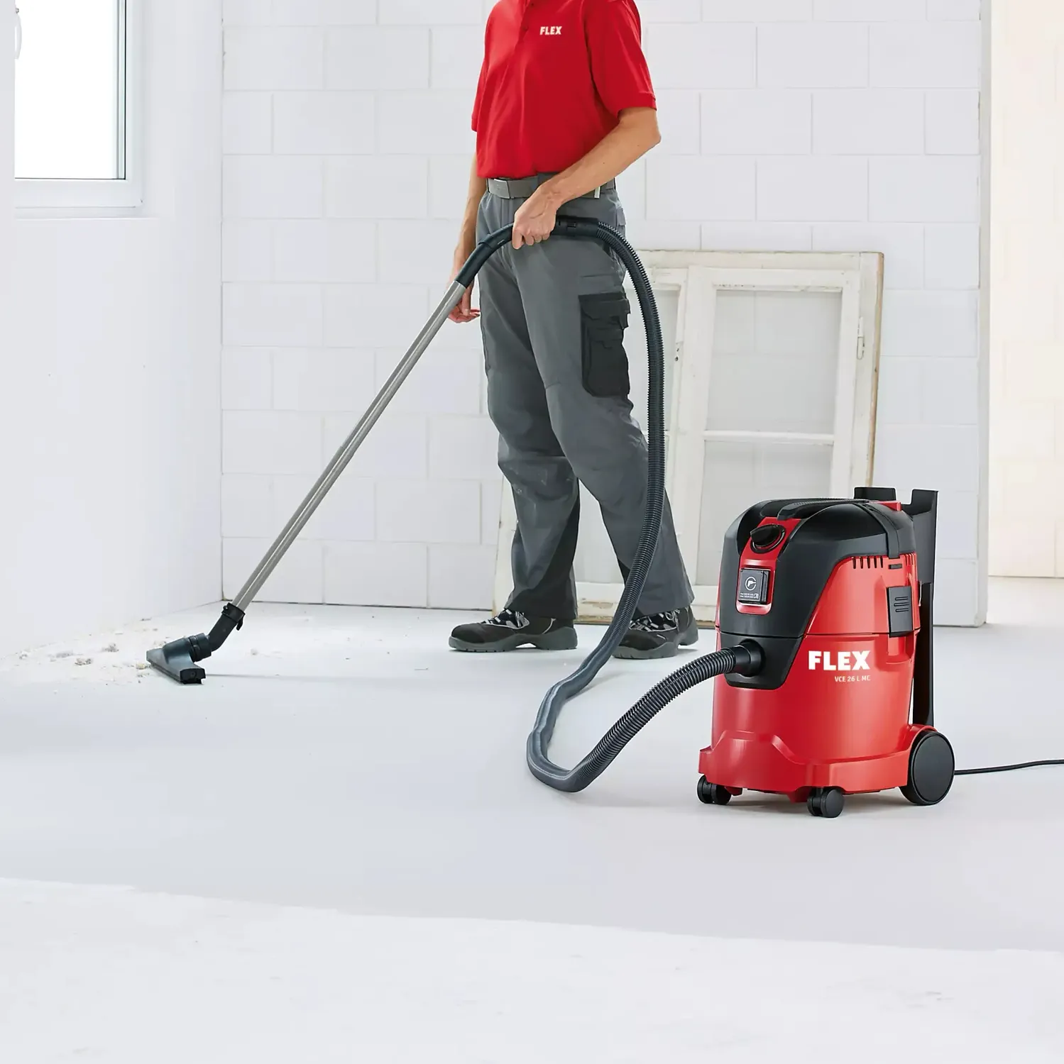 VCE 26 L MC Safety Vacuum Cleaner - Image 4