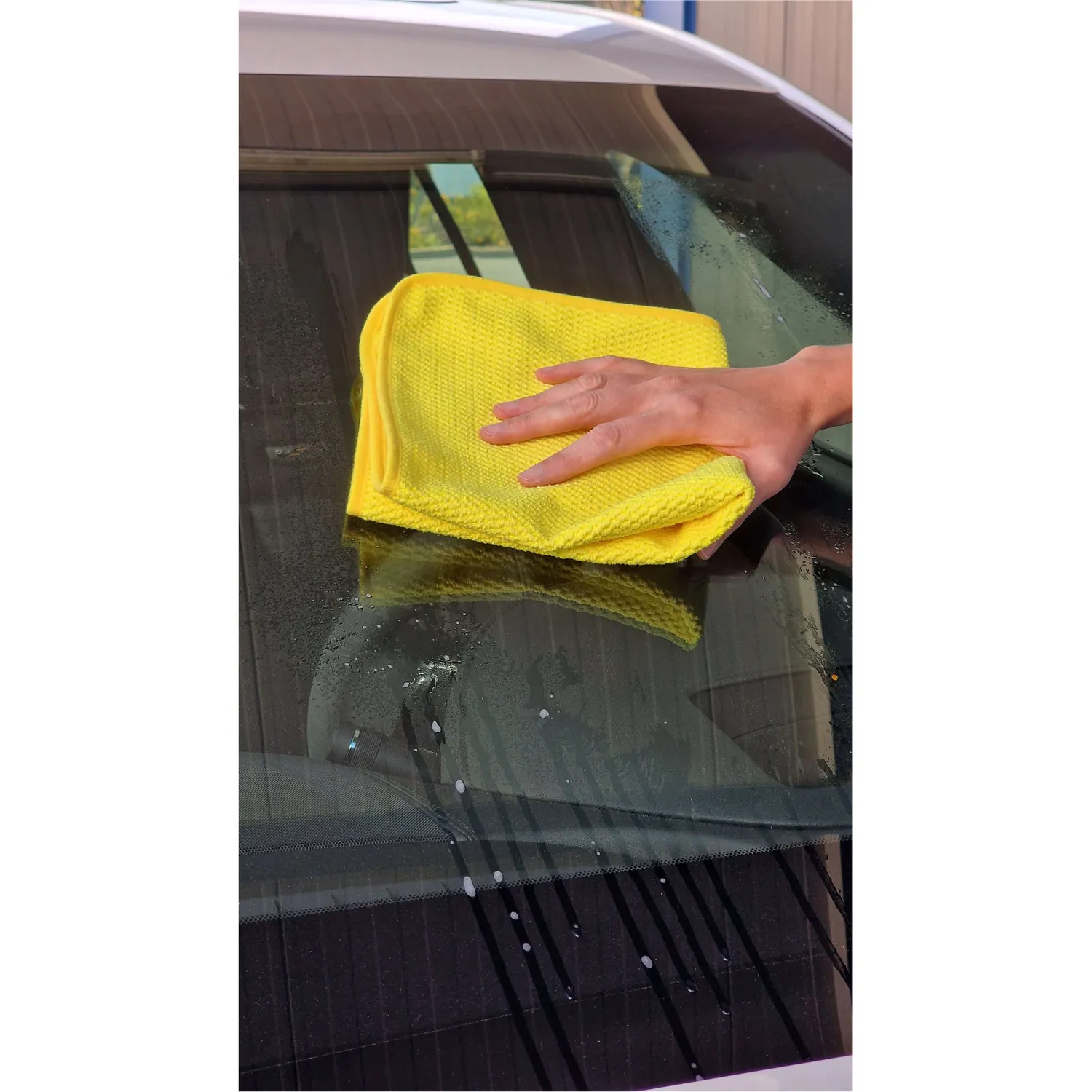 Virtia Deluxe Glass Cleaning Towel - Image 4